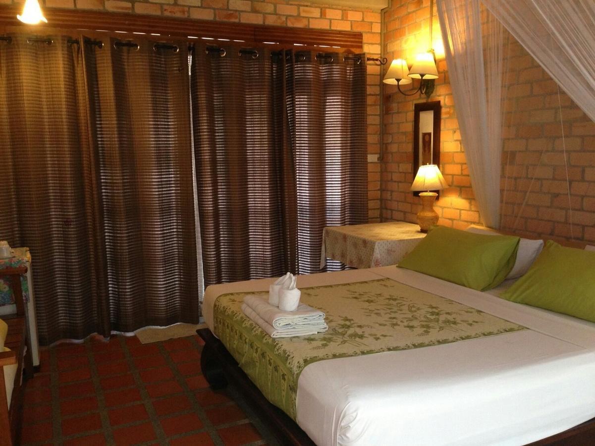 Hotel Sea Pines & Liberg à Nai Yang Beach Extérieur photo